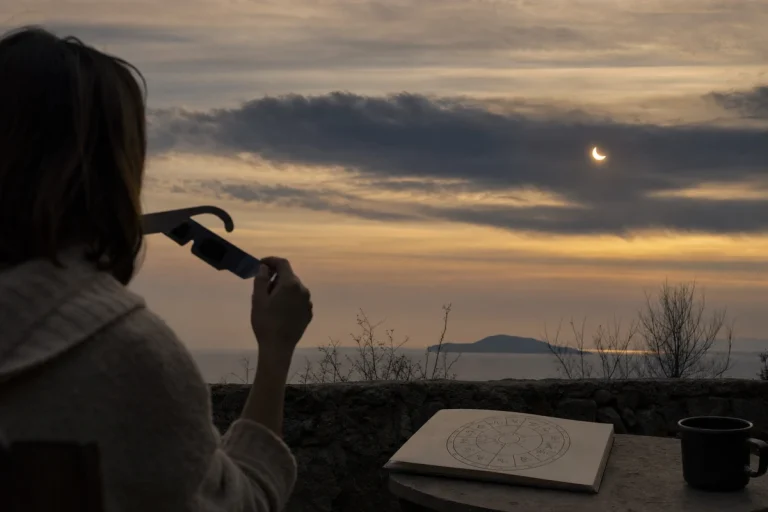 segni zodiacali più esposti cambiamento eclissi solare